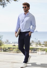 H.I.S LANGARM  - Camisa - hellblau