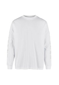 Weißes langärmliges T-Shirt aus Baumwolle. Verfügt über einen Rundhalsausschnitt und geprägte hellgraue Designs auf den Ärmeln. Geschmeidige Textur.