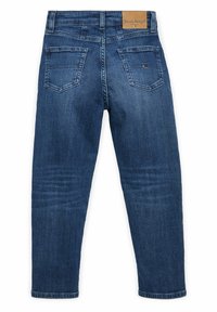 Jeans i mörkblå denim med femfickorsdesign. Har en läderlapp i midjan. Slät textur med lätt blekning.