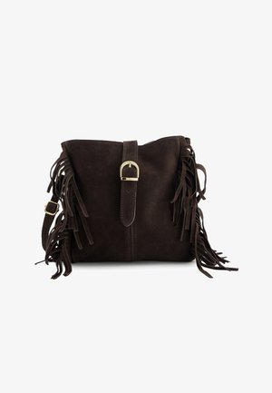 Bruine suède handtas met franjes, een centrale riem met een gouden gespsluiting en een geperst "Venezia" logo aan de voorkant.