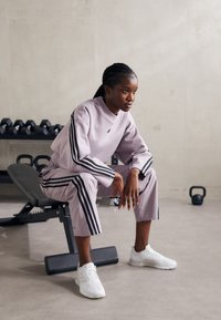 adidas Sportswear FUTURE ICONS THREE STRIPES  - Felpa - preloved fig
