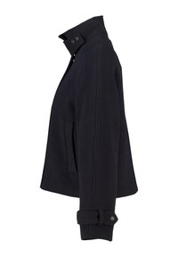 Chaqueta negra de lana con cuello alto que presenta botones a presión, bolsillos laterales, mangas largas y correas ajustables en los puños con cierres a presión.