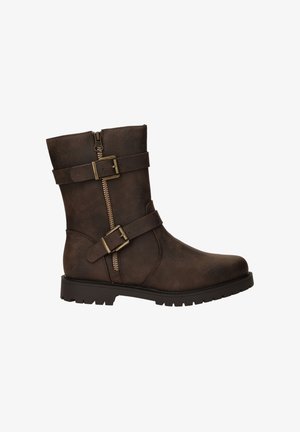 Bottine en cuir synthétique marron à tige courte, dotée de deux sangles décoratives avec boucles, d'une fermeture éclair sur le côté, d'un bout arrondi et d'une semelle en caoutchouc texturé.
