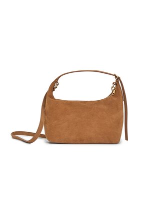 Braune Wildleder-Handtasche mit rechteckiger Form, einem kurzen Griff und einem abnehmbaren Schultergurt. Sie verfügt über einen Reißverschluss und minimale Nähte.