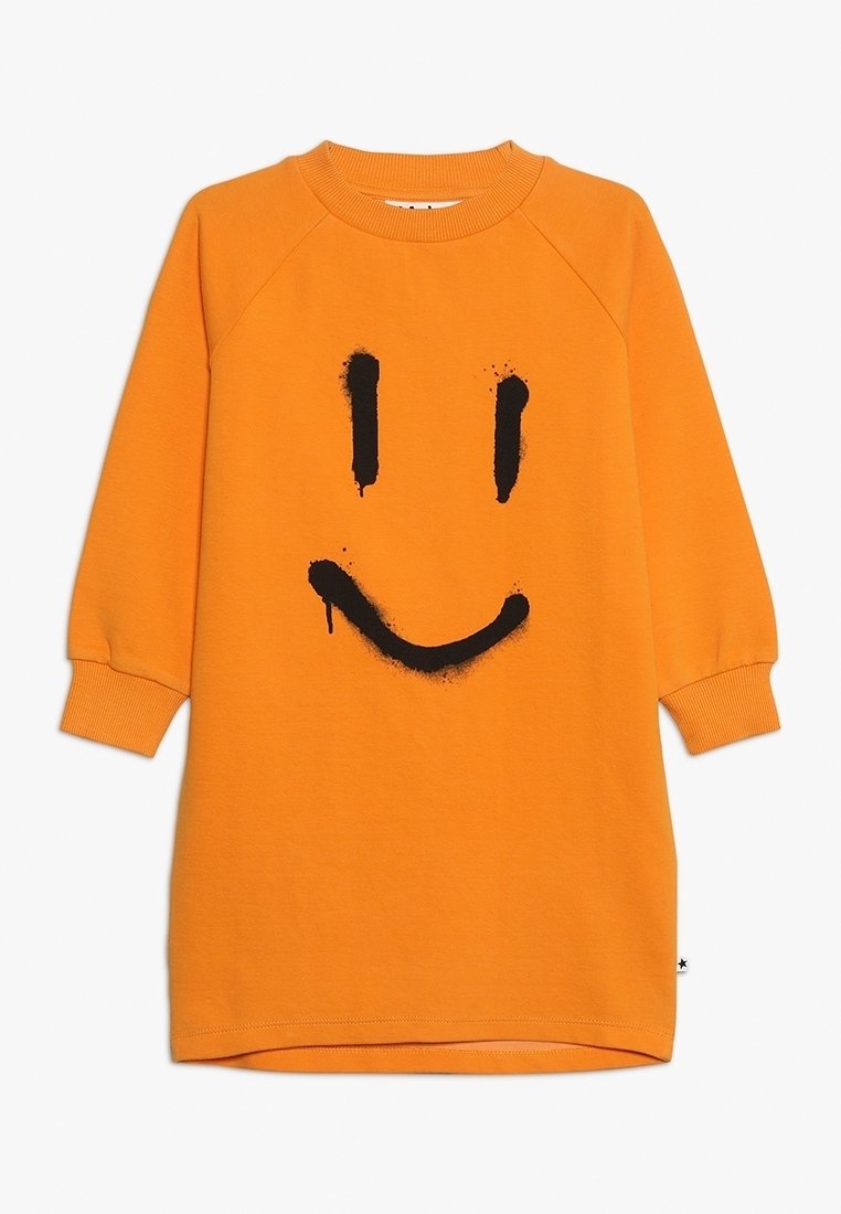 Robe orange à manches longues avec poignets et col côtelés, ornée d'un visage souriant style aérosol noir sur le devant.