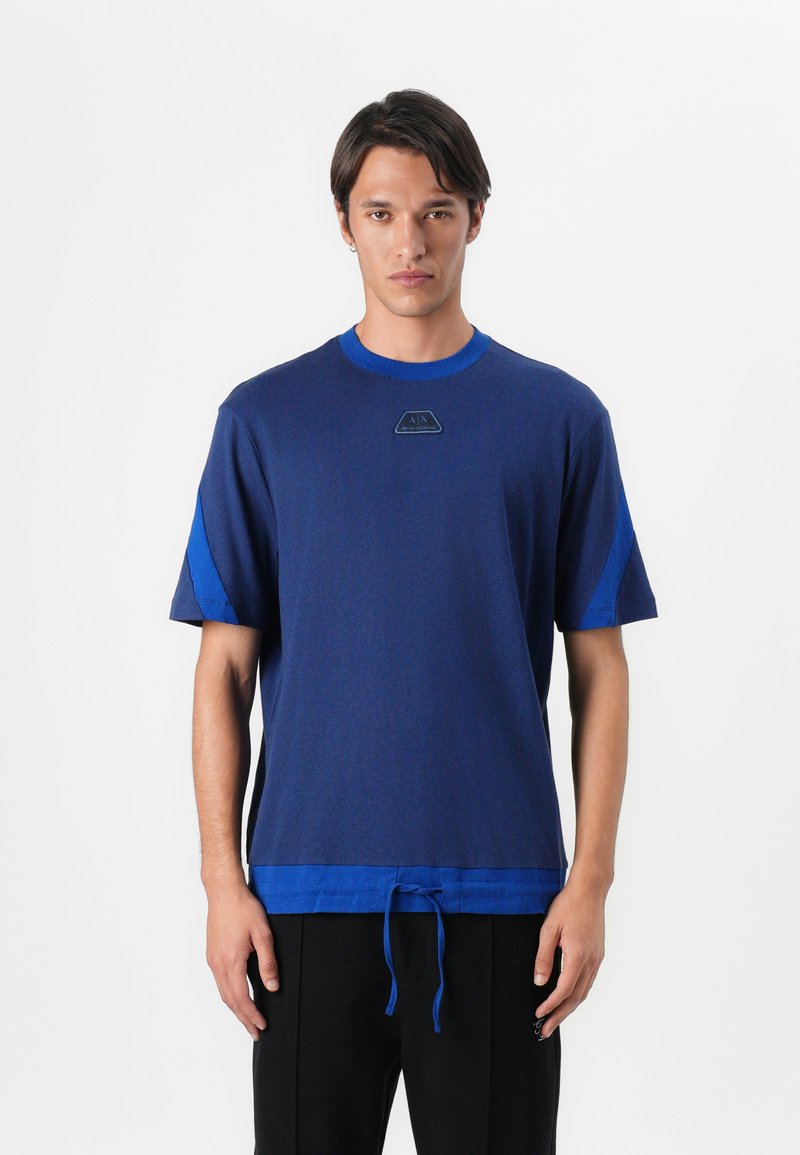 Armani Exchange T-shirt basic blauw