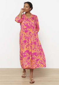 LolaLiza WITH FLORAL  - Maxikleid - fuchsia