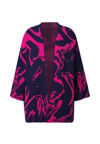 Kimono s otevřeným předním dílem v námořnické modři s odvážným růžovým abstraktním vzorem spirály. Měkká látka, široké rukávy a uvolněný střih zvyšují splývání a pohyb.