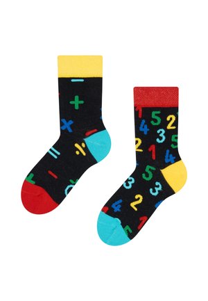 1 PAAR MIT 2 UNTERSCHIEDLICHEN DESIGNS MOTIV ZAHLEN   - Socks - mehrfarbig