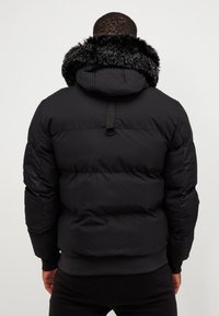 Kings Will Dream SANDERS SHORT  BOMBER JACKET - Casaco leve - jet black
