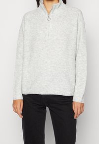 Vero Moda Stickad tröja - grey denim