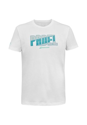 Hvid T-shirt med korte ærmer med grønblåt "PADEL"-tryk og Babolat-logo trykt på brystet.