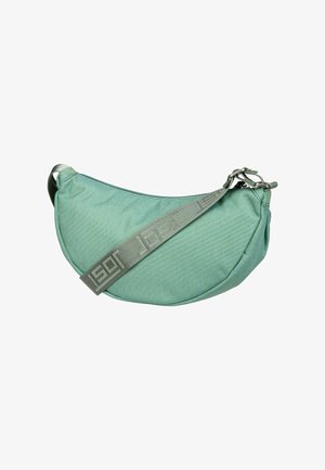 Borsa a tracolla color verde chiaro a forma di mezzaluna con tracolla grigia regolabile e chiusura a zip su sfondo bianco.