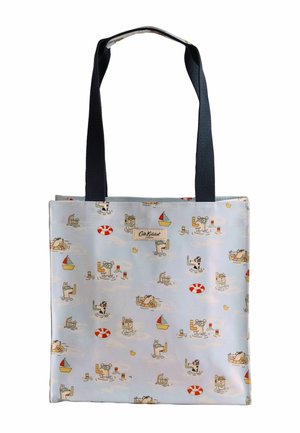 Svetlomodrá taška na prenášanie s čiernymi rukoväťami, s hravými ilustráciami psov plávajúcich, plachetníc, gumových kačičiek a záchranných kruhov.