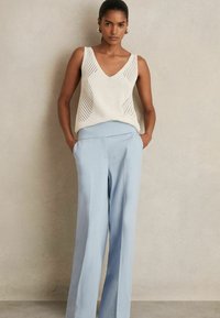 Reiss WIDE - Auduma bikses - blue