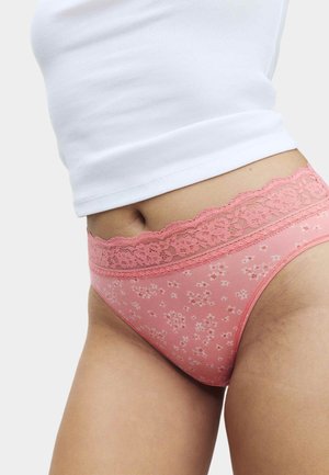 Marks & Spencer, - Figi