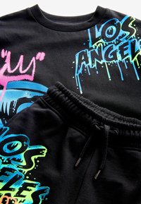 Next GRAPHIC AND SET - Shorts - black grafitti