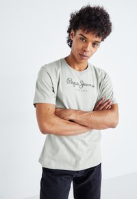 Pepe Jeans EGGO - Marškinėliai su spaudiniu - palm green