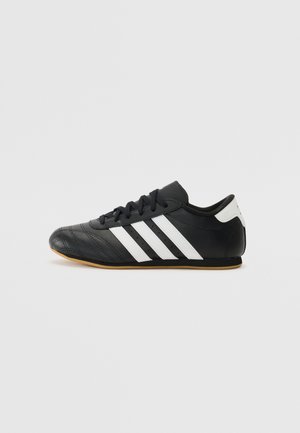 TAEKWONDO UNISEX - Trainers - core black/white/gum