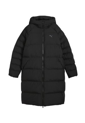 Manteau matelassé noir avec capuche, doté d'une fermeture éclair, de sections matelassées et d'un logo subtil sur la poitrine. Texture extérieure lisse et brillante.