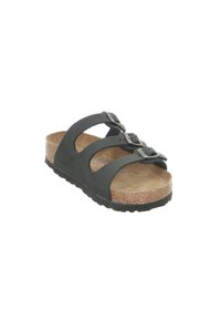 Zwarte EVA-sandalen met drie verstelbare banden en zilveren gespen. Korken voetbed en een getextureerde rubberen zool voor grip en comfort.