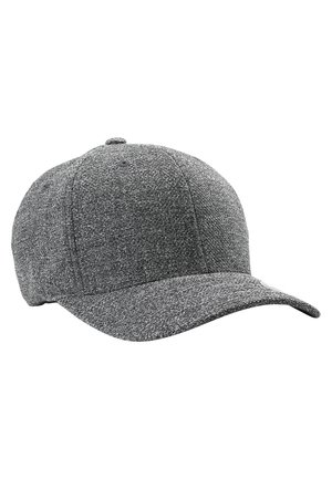 Casquette grise en tissu texturé. Présente une visière courbée et un design à six panneaux avec des détails de couture. Comprend des œillets de ventilation.