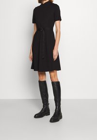HUGO Žerzejové šaty - black