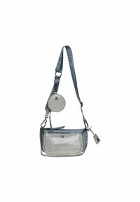 Srebrna torebka z tłoczeniem w kształcie krokodyla z niebieskim akcentem, odpinaną okrągłą kieszonką, łańcuszkiem i regulowanym paskiem, z metalowym zamkiem jako detalem.