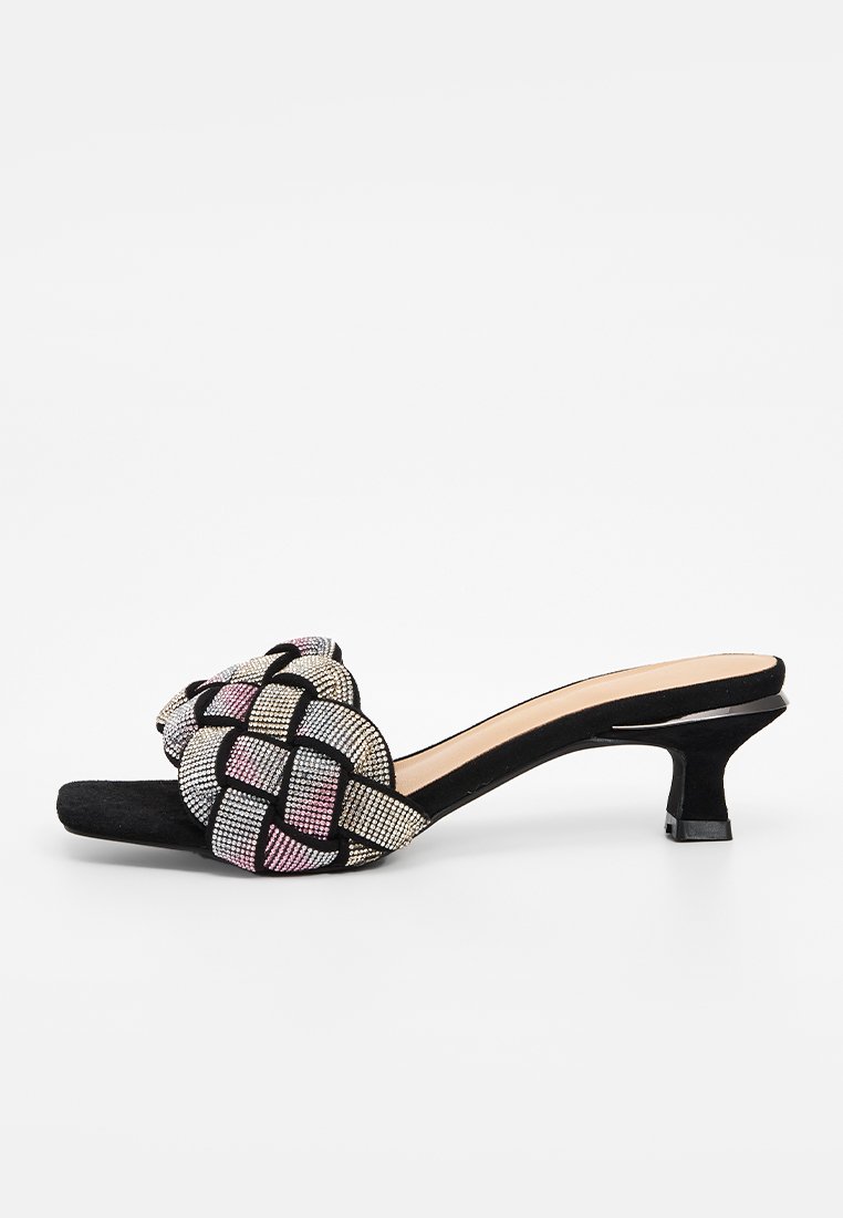 Alma en Pena Muiltjes met hak zwart Alma en Pena Muiltjes met hak zwart