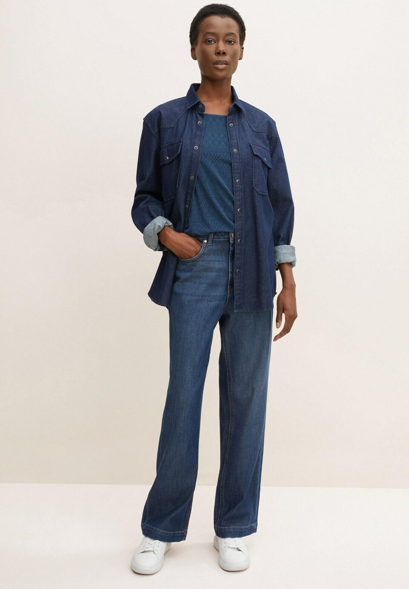 Damen T-Shirts | TOM TAILOR MIT LOCHSTICKEREI T-Shirt print midnight sail/dark-blue denim - EM86647 Damen T-Shirts | TOM TAILOR MIT LOCHSTICKEREI T-Shirt print midnight sail/dark-blue denim - EM86647