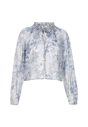 Bloes met bloemmotief in lichtblauw en wit, met een gerimpelde halslijn en lange mouwen, voorzien van een knoopsluiting aan de voorkant en elastische manchetten.