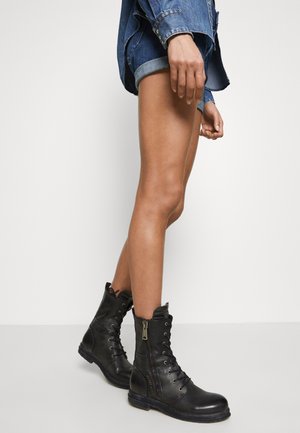 Cowboy/biker ankle boot - black