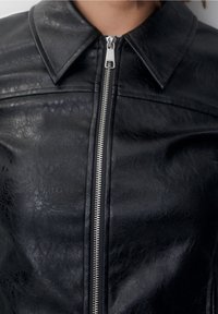 PULL&BEAR Kurtka ze skóry ekologicznej