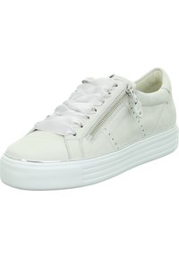 Weiße Wildleder-Sneaker mit flacher Gummisohle, satinierten Schnürsenkeln und einem seitlichen Reißverschluss zum Verschließen. Verfügt über dezente Perforationen an den Seiten.
