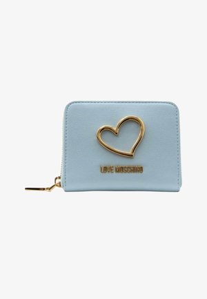 Portafoglio azzurro chiaro con zip, contorno a forma di cuore dorato e logo "Love Moschino" sul davanti.