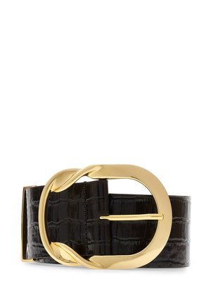 Ceinture noire à texture crocodile avec une grande boucle ovale dorée et polie, sur fond blanc.