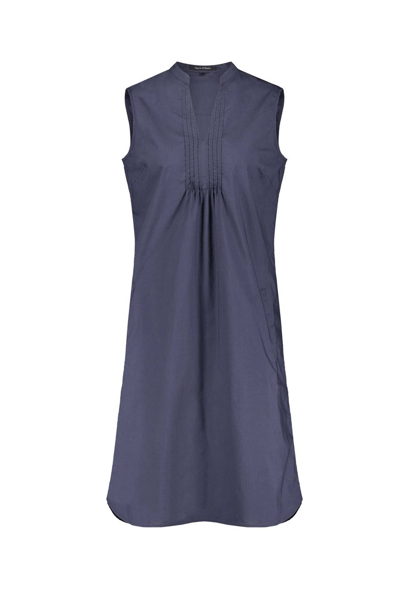 Bezrukávové námořnické šaty s v-dekoltem, se shromážděným detailem vpředu a volným střihem. Vyrobeny z lehkého materiálu s bočními kapsami.