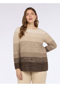 Beige och brunrandig stickad tröja med rund halsringning och långa ärmar, som har varierande nyanser från ljusa till mörka.