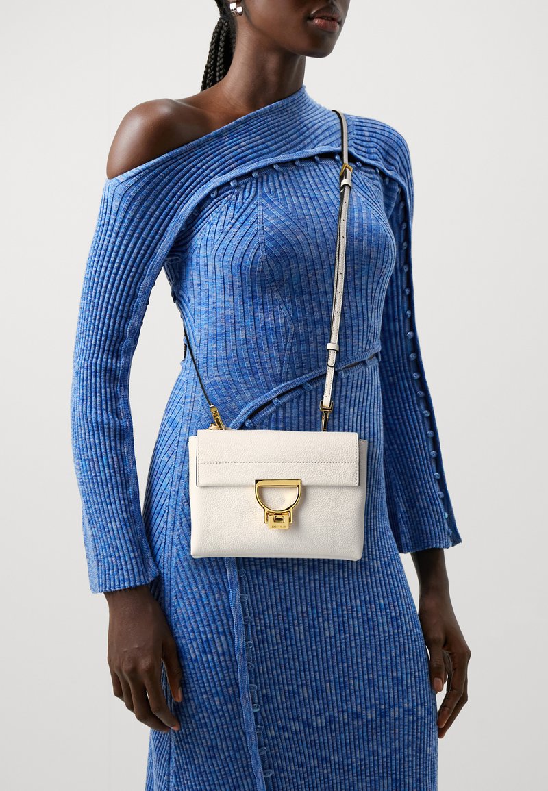 Arlettis Handbag main image 1