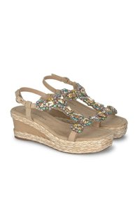 Beige wedge sandalen met een versierde band met meerkleurige edelstenen, een jute-wikkelzool en een verstelbare enkelband.