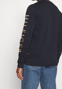 Tommy Hilfiger Långärmad tröja - dark blue