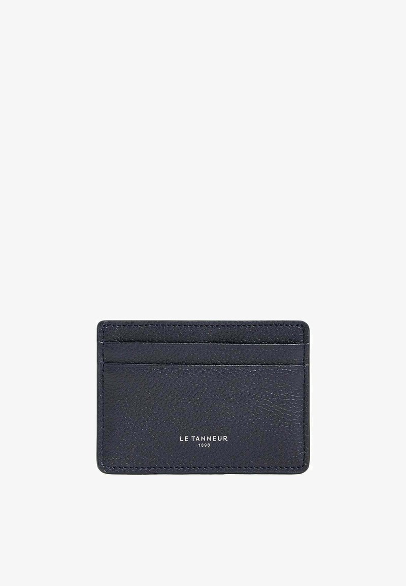 Portafoglio in pelle blu navy con finitura texture, quattro scomparti e logo impresso. Forma rettangolare compatta, design minimalista.