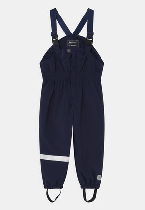Marinblå vandtætte børnedragter med justerbare stropper, elastisk talje og ankler, refleksstribe på det ene ben og fodstropper.