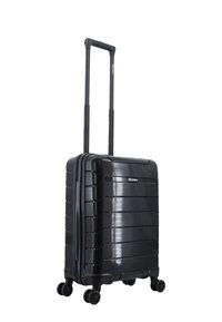 Schwarzer Hartschalenkoffer mit geripptem Design, teleskopischem Griff, vier Rollen und Reißverschluss. Mit einem Logo an der Vorderseite.