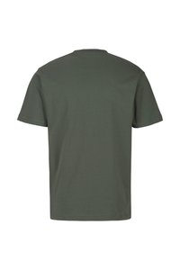 Olijfgroen katoen t-shirt, korte mouwen, ronde hals, eenvoudig ontwerp en een zachte textuur met een rechte zoom en geen zichtbare branding.