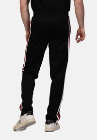 Sergio Tacchini RENSHAW TAPE  - Treningo apatinė dalis - black