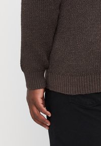 Jack & Jones JJJONES CREW NECK - Pullover - mulch