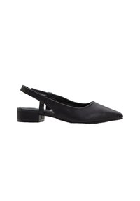 Scarpa slingback in pelle nera con punta affusolata, tacco basso a blocco e dettagli della fibbia sul tallone per una vestibilità sicura. Texture liscia.