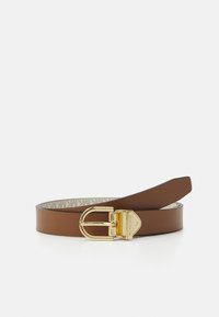Cintura in pelle marrone con una fibbia metallica dorata, caratterizzata da una texture liscia e un motivo interno con il logo del marchio.