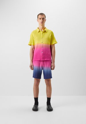 AGR PLAYFUL POWER UNISEX - Lühikesed püksid - pink/midnight